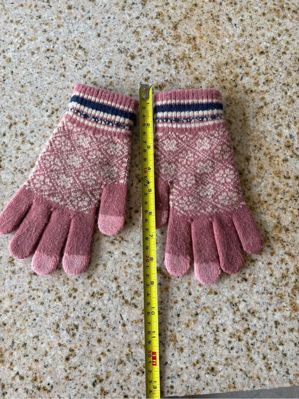 Clear Creek Women’s Pink Patterned Knit Gloves-touchscreen compatible